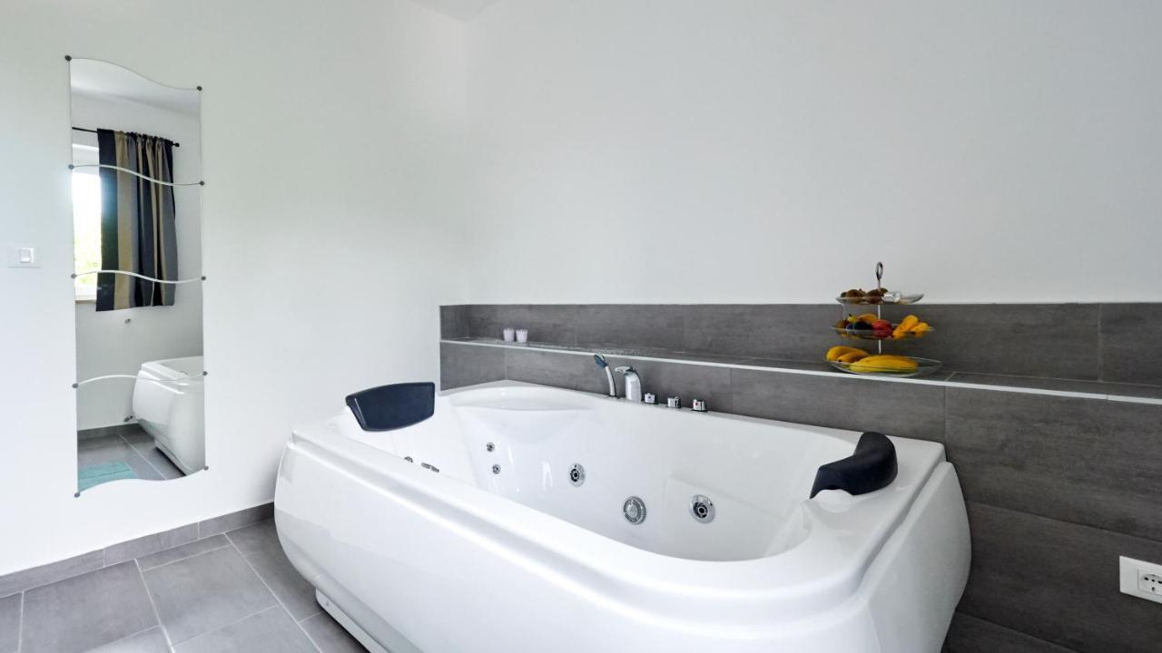 B&B Villa Vela Умаг Экстерьер фото